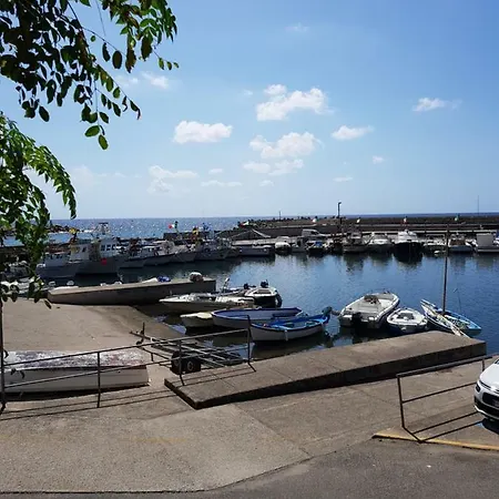 Petra Marina Hydra * 皮肖塔